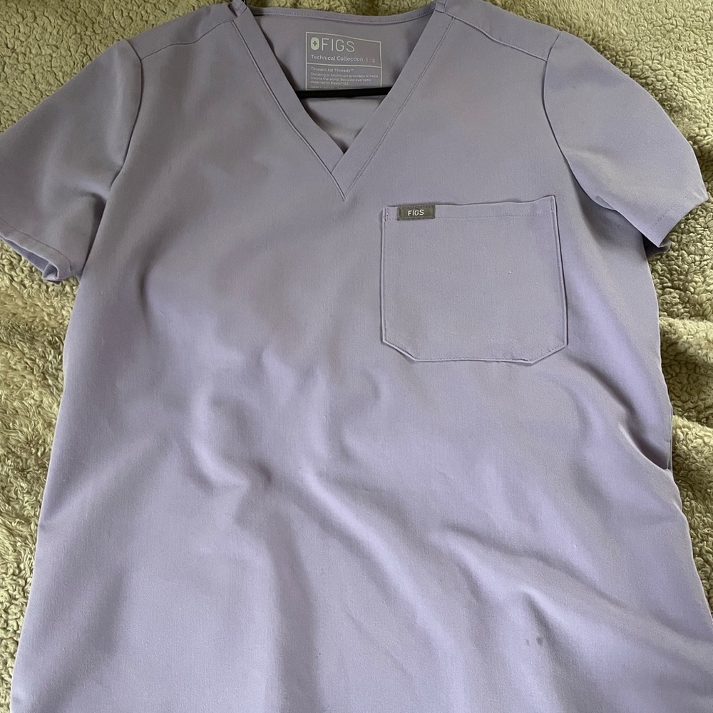 Figs scrub top and bottom